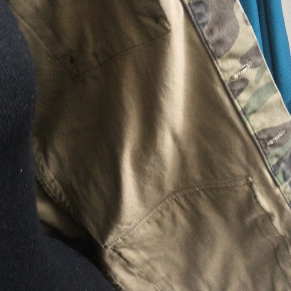 Camouflage Long Belted Utility Jacket Small 34” Bust unbranded Gold Accents - Picture 5 of 7